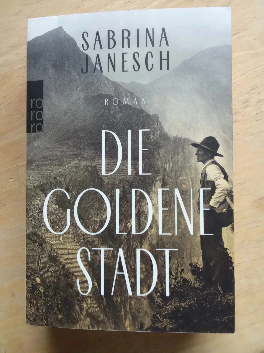 Die goldene Stadt, by Sabrina Janesch